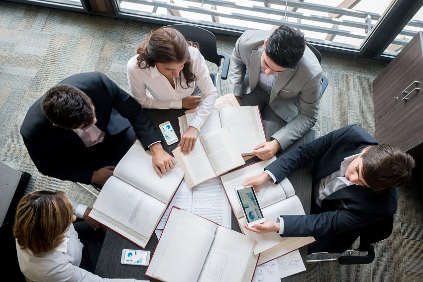 What Are the Benefits of a Retail Sales Agency?